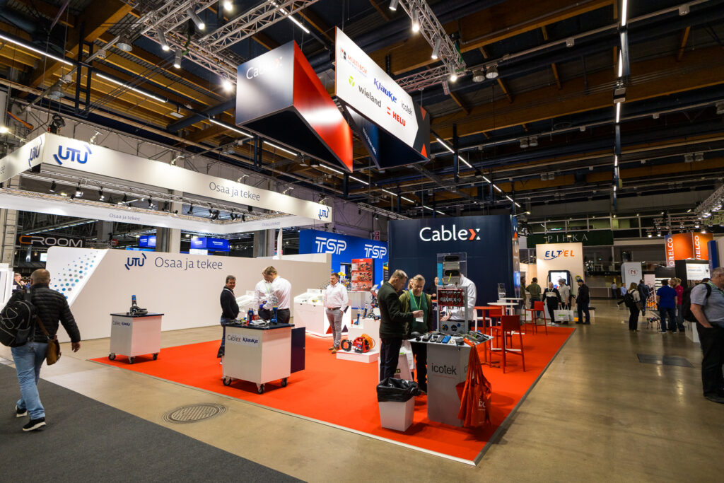 CableX - Fair Facotryn tekemä avoin ja iso osasto, johon on helppo tulla