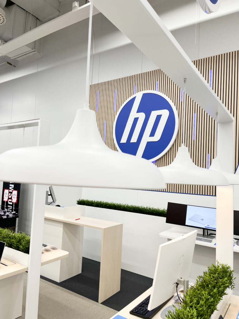 HP:n Verkkoauppa.com osastolla on raikas tunnelma